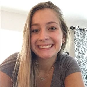 Meet your Posher, Lea